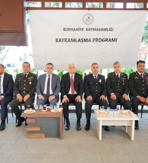 BURHANİYE’DE BAYRAMLAŞMA TÖRENİ YAPILDI