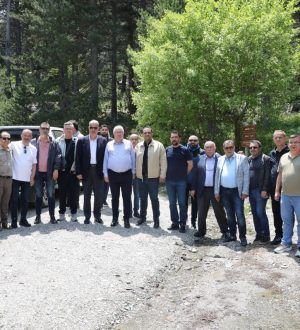 EDREMİT BELEDİYESİ’NDEN KAZDAĞLARI ZİRVESİNDE ÇEVRE TEMİZLİĞİ