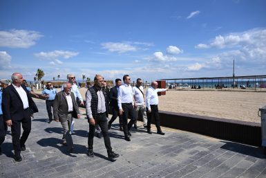 Başkan Akın halkın plajlarına sahip çıkıyor