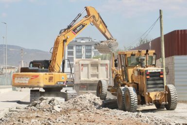 BURHANİYE’DE KAPSAMLI YOL YENİLEME ÇALIŞMALARI  ARALIKSIZ SÜRDÜRÜLÜYOR
