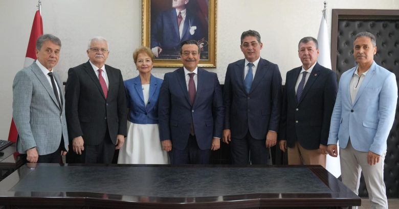  BURHANİYE BELEDİYESİ’NDEN YENİ KAYMAKAMA ZİYARET