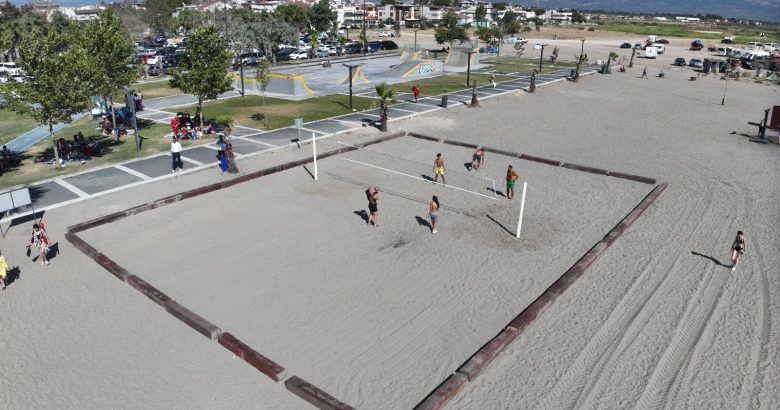  Balıkesir Büyükşehir Belediyesi plaj voleybolu severleri unutmadı