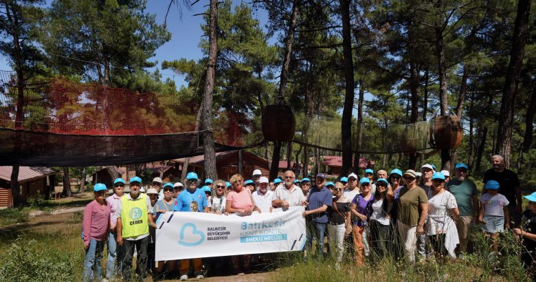  Balıkesir’de emekliler Büyükşehir’in pikniğinde buluştu