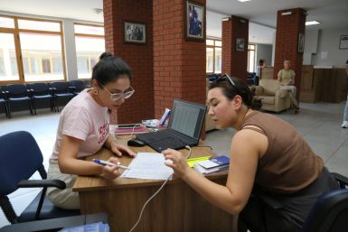 Edremit Belediyesi tercih döneminde adayların yanında