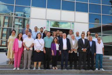 CHP Milletvekilleri Edremit’te vatandaşla buluştu