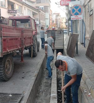 BURHANİYE’DE MENFEZ VE MAZGAL TEMİZLİKLERİ BAŞLADI