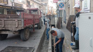BURHANİYE’DE MENFEZ VE MAZGAL TEMİZLİKLERİ BAŞLADI