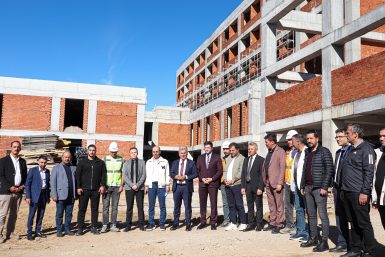 CANBEY  “EDREMİT DEVLET HASTANESİ, KÖRFEZ BÖLGEMİZİN SAĞLIK ÜSSÜ OLACAK”