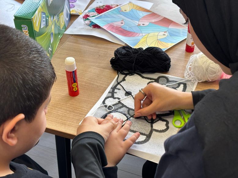 365210711Büyüksehir özel gereksinimli bireyleri sanat çatisi altinda