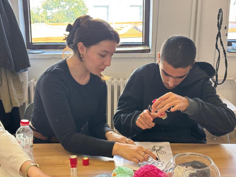 365210789Büyüksehir özel gereksinimli bireyleri sanat çatisi altinda