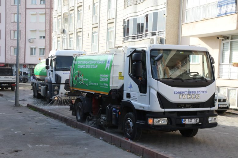 Edremit'te Temizlikte 7-24 Kesintisiz Hizmet (10)