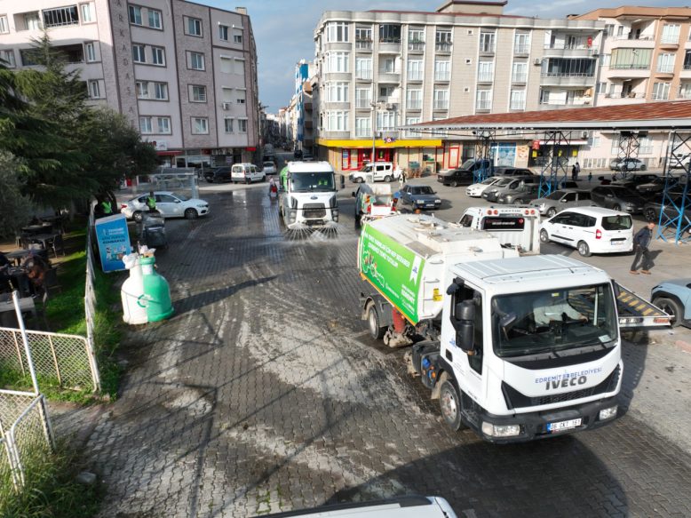 Edremit'te Temizlikte 7-24 Kesintisiz Hizmet (14)