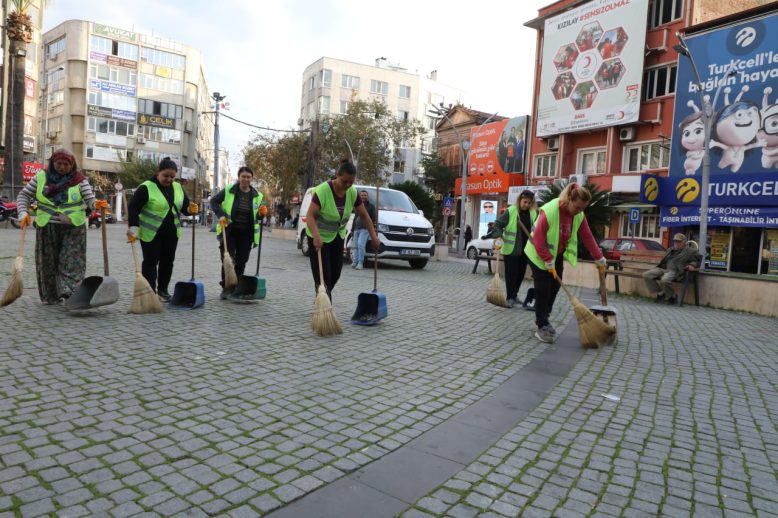 Edremit'te Temizlikte 7-24 Kesintisiz Hizmet (2)