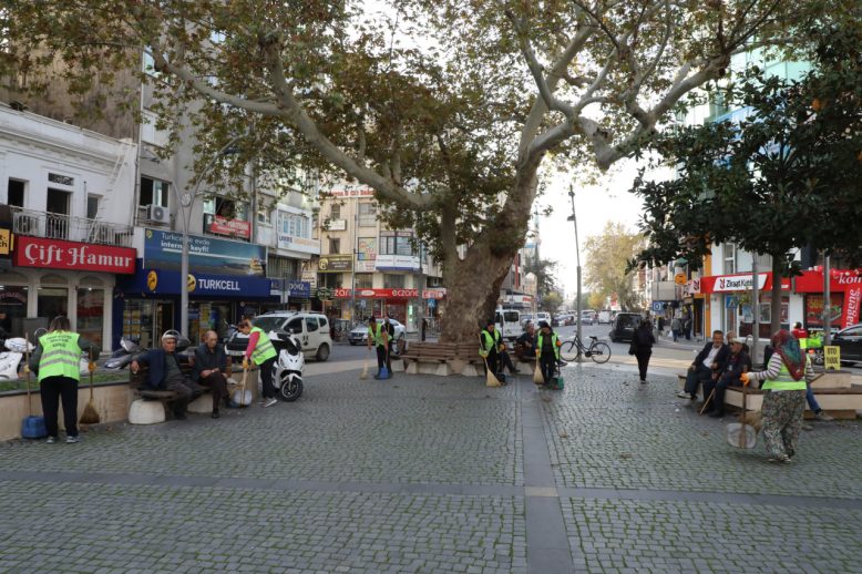 Edremit'te Temizlikte 7-24 Kesintisiz Hizmet (3)