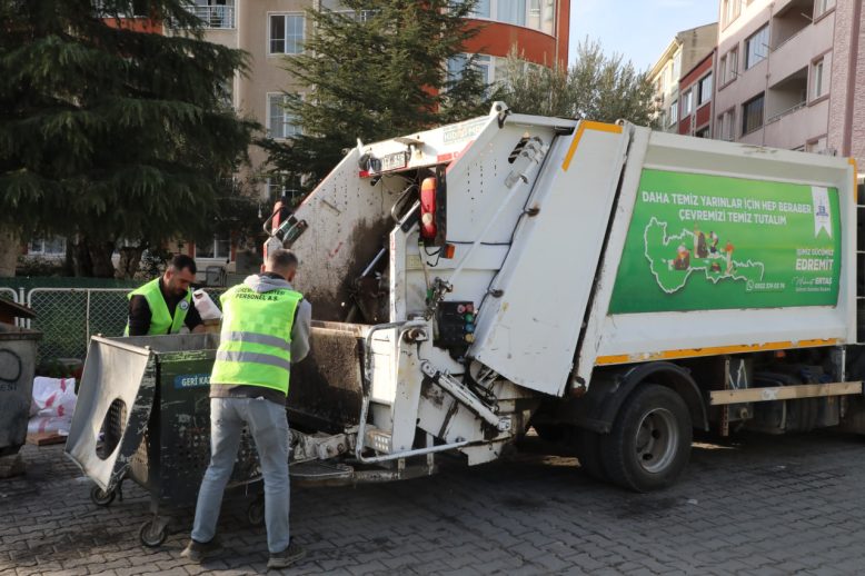 Edremit'te Temizlikte 7-24 Kesintisiz Hizmet (5)