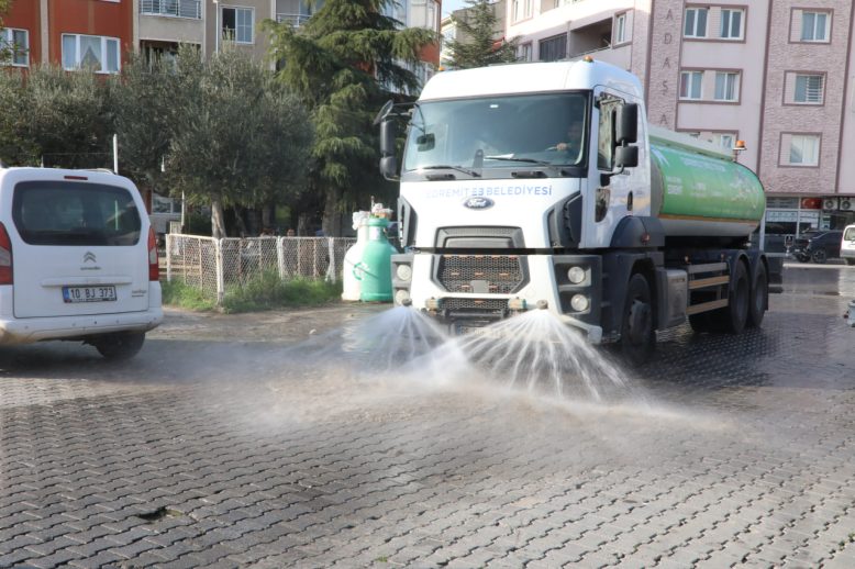 Edremit'te Temizlikte 7-24 Kesintisiz Hizmet (9)