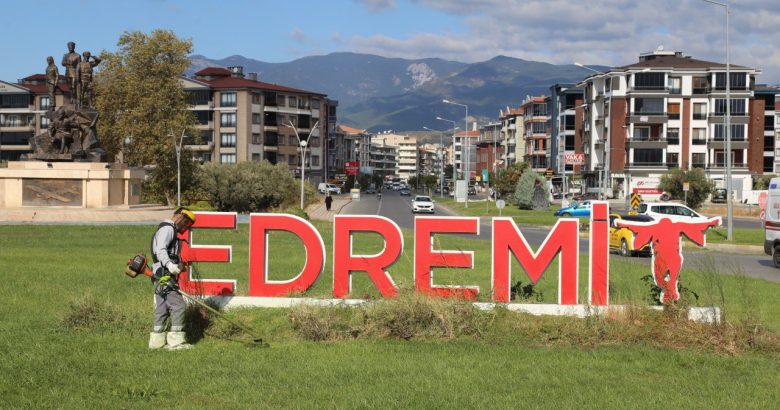  Park ve yeşil alanları ile nefes alan Edremit..
