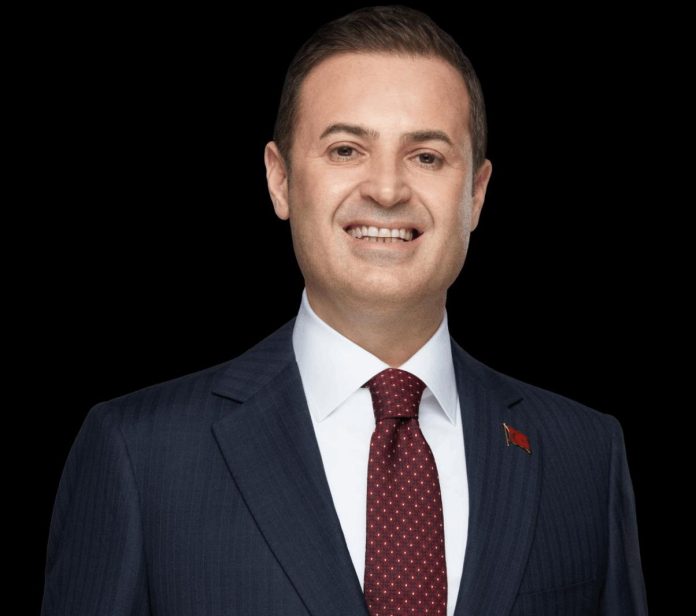 10 Ocak Çalışan Gazeteciler Günü dolayısıyla mesaj yayınlayan Balıkesir Büyükşehir Belediye Başkanı Ahmet Akın, “Halkın doğru, tarafsız ve zamanında bilgiye ulaşması için büyük bir özveriyle görev yapan tüm basın emekçilerimizin bu anlamlı gününü yürekten kutluyorum.” dedi.